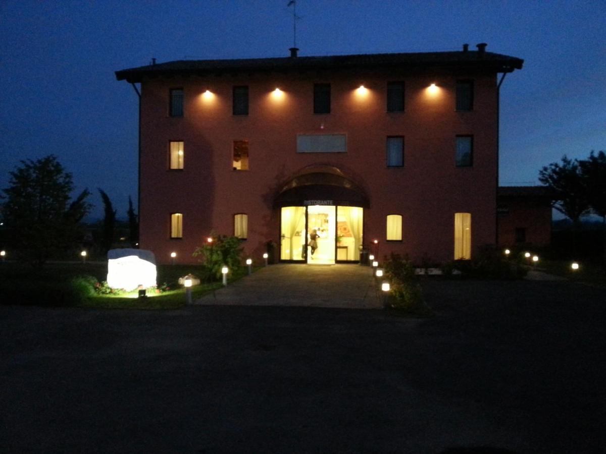 Hotel La Vecchia Reggio Реджонель-Эмилия Экстерьер фото