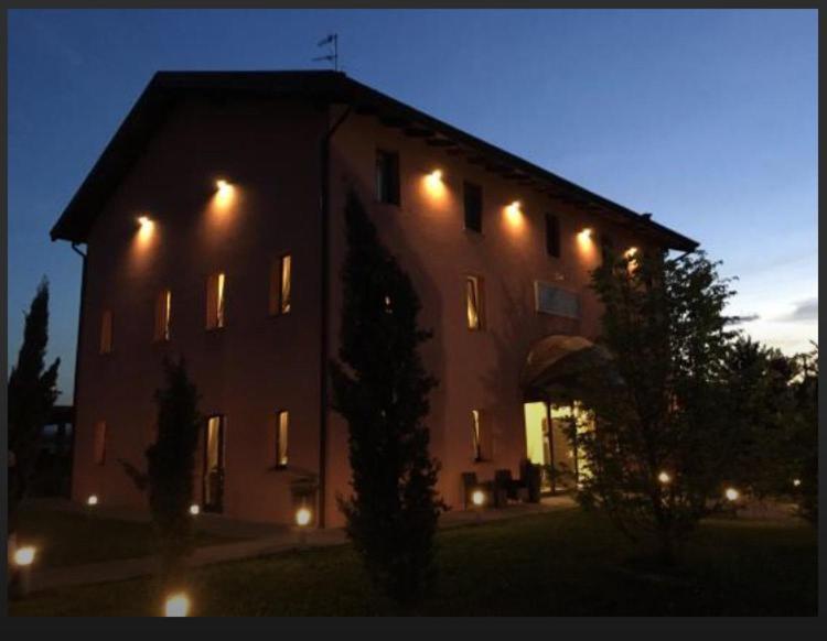 Hotel La Vecchia Reggio Реджонель-Эмилия Экстерьер фото