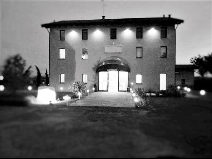 Hotel La Vecchia Reggio Реджонель-Эмилия Экстерьер фото