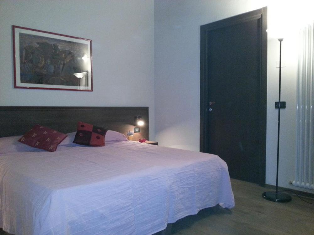 Hotel La Vecchia Reggio Реджонель-Эмилия Экстерьер фото