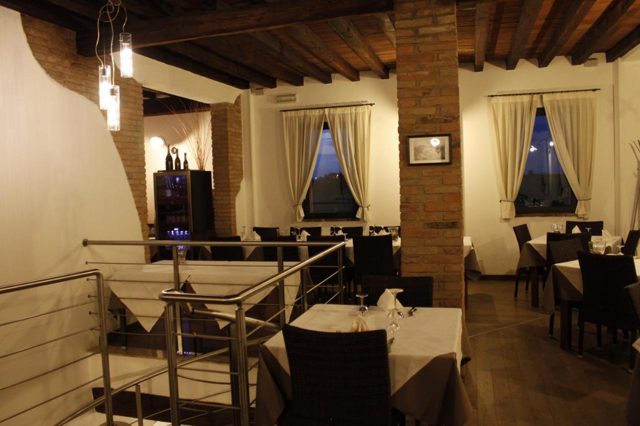 Hotel La Vecchia Reggio Реджонель-Эмилия Экстерьер фото